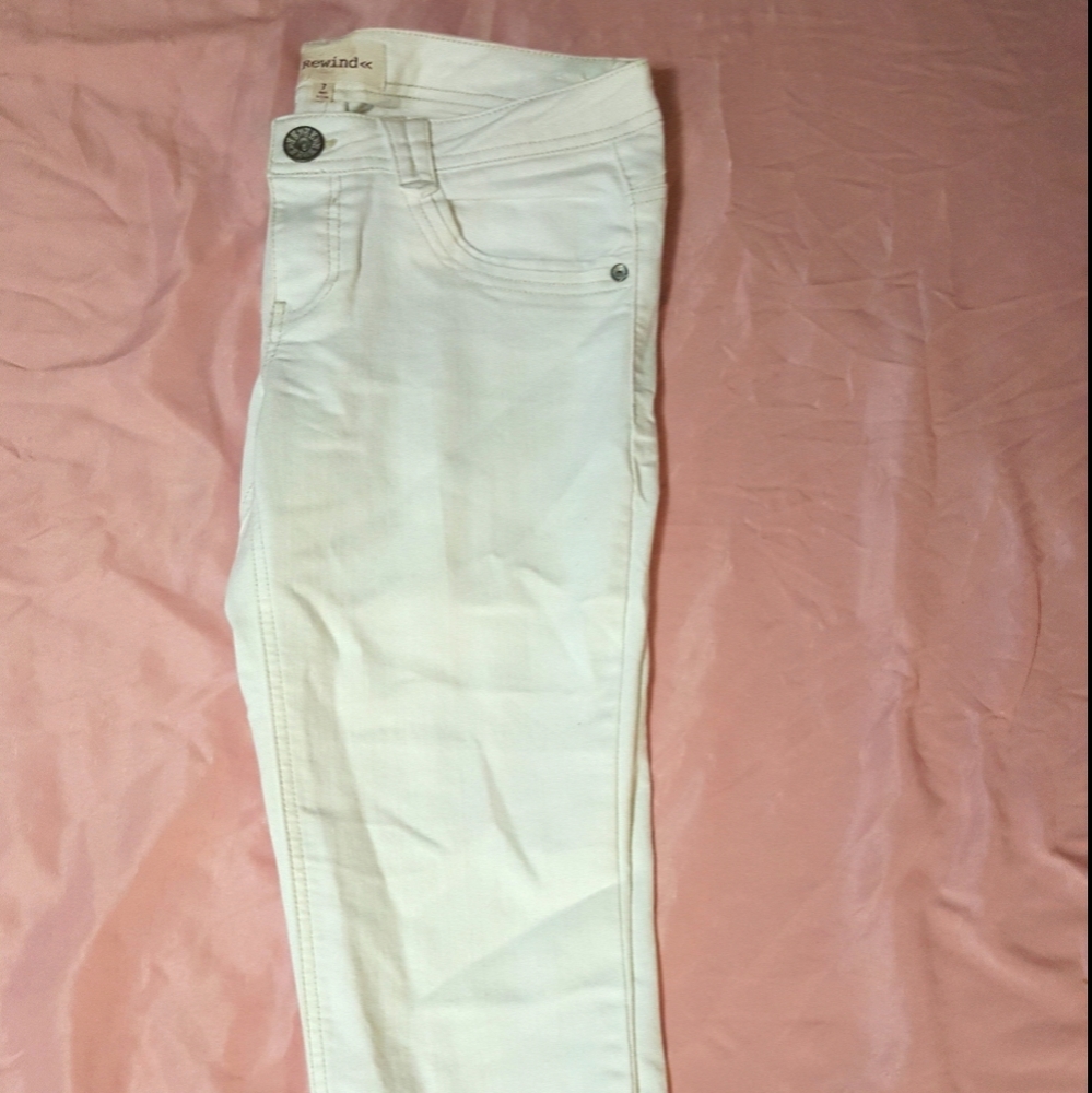 Rewind white capris